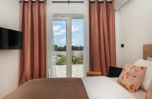 Lovinac Villa | Villa Fortunata Countryside Escape with Pool