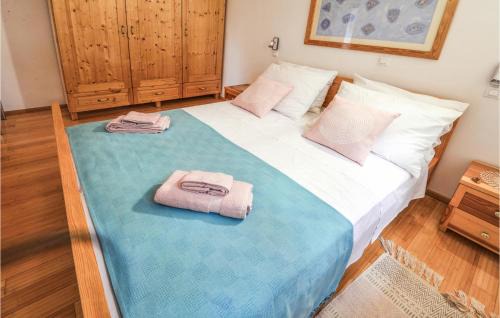 Mravince House | 4 Bedroom Cozy Home In Mravinci