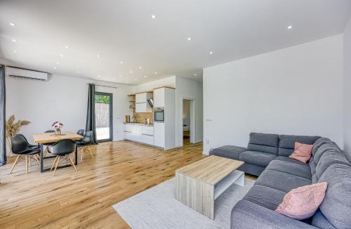 Bosanska Krupa Villa | Villa Hill with Private Pool