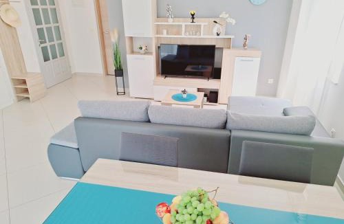 Kastel Stafilic House | Enelani Apartments
