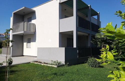 Kastel Stafilic House | Enelani Apartments