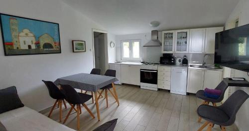 Vrbanj Apartment | Apartments Basina rated EXCEPTIONAL