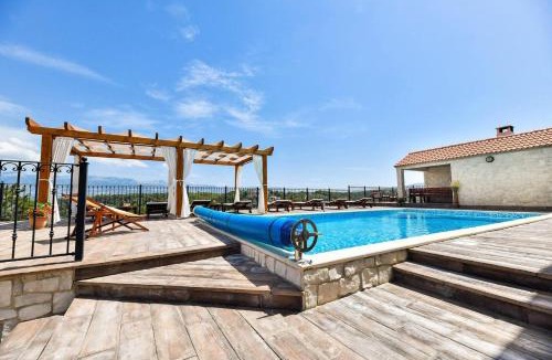 Novigrad Apartment | Dreamview & heated pool at Lucija 1