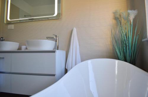 Kastel Stari Villa | Villa Lauvi, Free Fiat 500 Cabriolet, Scooters , PS5