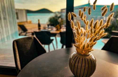 Drage House | MODERN BEACH VILLAS - Buqez Camp resort