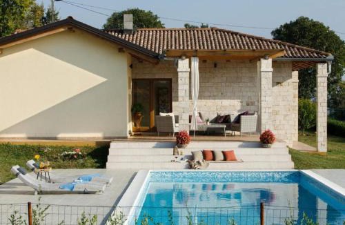 Drnis Villa | Charming villa with private pool