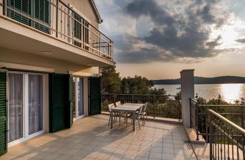 Cove Makarac (Milna) Apartment | Bijaka Villas&apartments
