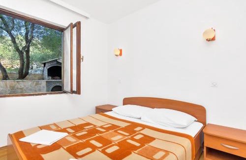 Pokrivenik Apartment | Apartments by the sea Cove Pokrivenik, Hvar - 5231