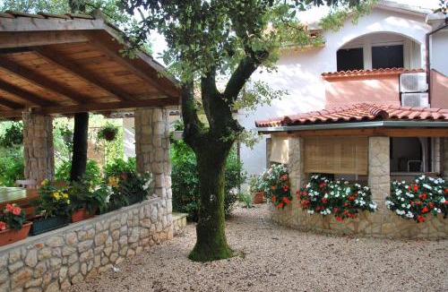 Pinezici Apartment | Apartments Barbara