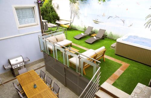 Crikvenica Apartment | Villa mit Whirlpool für 32 Per