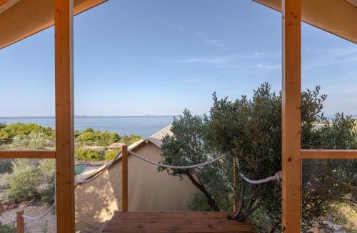 Jezera Resort | Golden Haven Luxe Glamp Resort