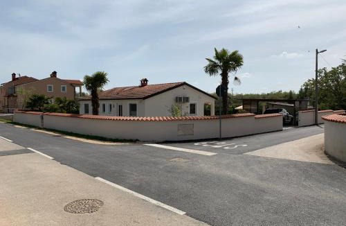 Zbandaj House | Palme