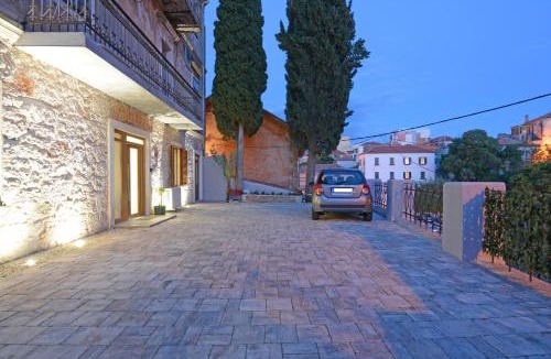 Plisac Apartment | XY Suites - Design Apartments
