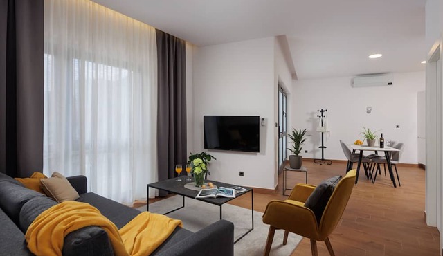 Terra 5 Deluxe apartment with parking in Viskovo