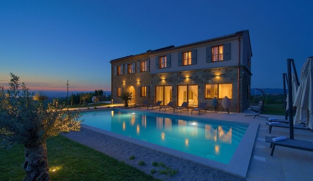 Villa PARADISE OF ISTRIA with 61m2 heated pool in Momjan