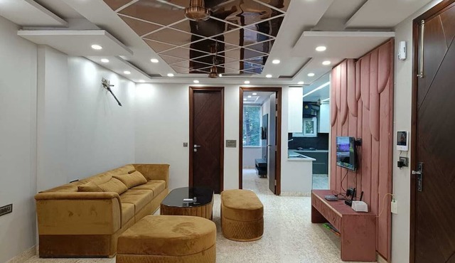 Glamorous 3 BHK Apartment in Paschim Vihar West Delhi in Delhi