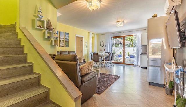 Beautiful home in Banjole with kitchen in Banjole