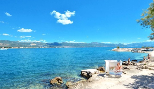 Studio flat near beach Arbanija, Čiovo (AS-18624-b) in Trogir