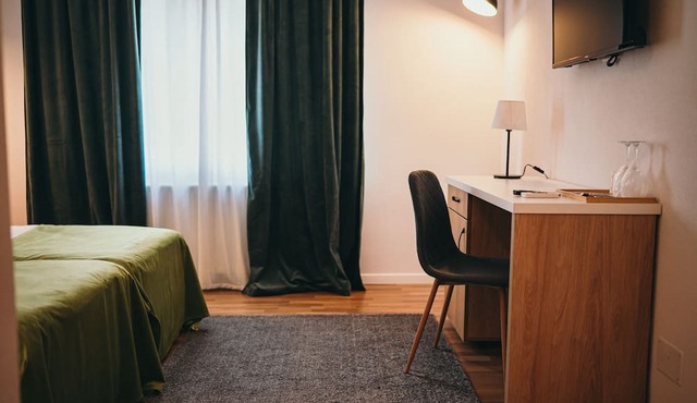 NEST Guesthouse in Drobeta-Turnu Severin