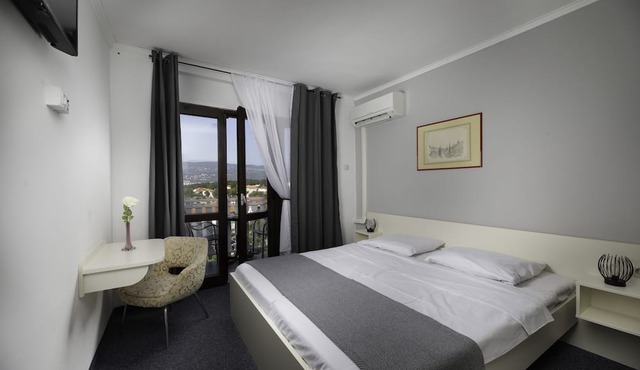 Meliores Rooms & Restaurant