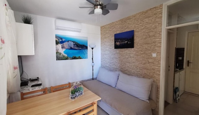Apartment Bella with balcony and terrace in Necuja in Grohote