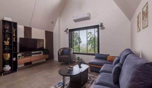 Midnight Alpine by Stay Serene Luxury in Murbad