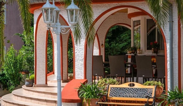 Small Castle Comfortable holiday residence in Porec