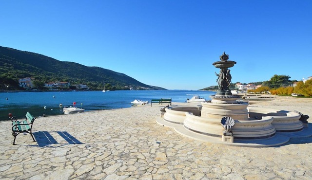 Lovely apartment for 4 people with WIFI, A/C, TV, terrace and parking