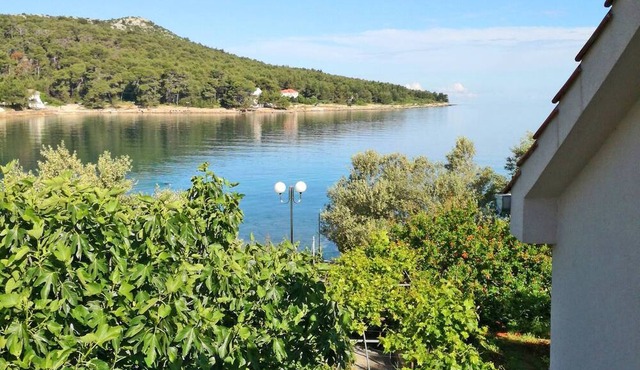 All New Seafront Apartment Yvonne, Sleeps 5 in Lukoran