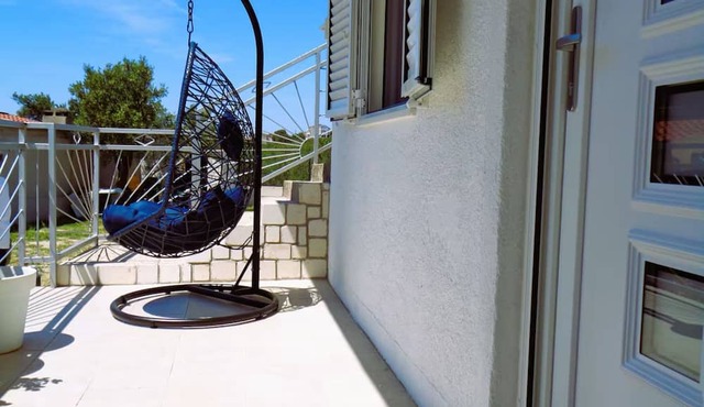 Holiday Home Sunny Retreat