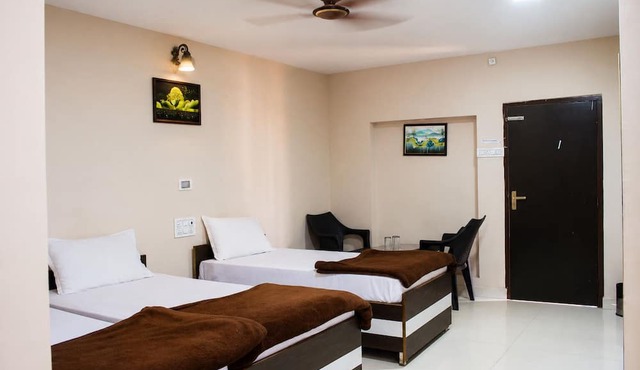 Hotel Sri Ram in Nandapur