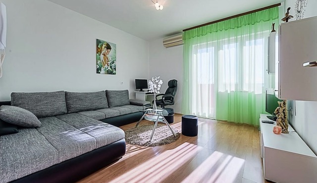 Apartment in Kaštel Sucurac with Sea View