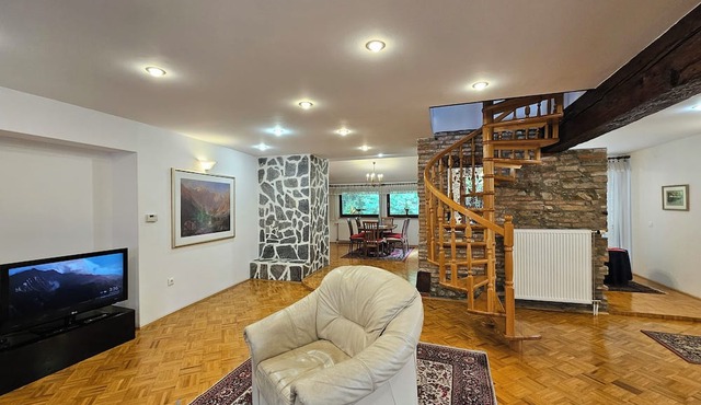 Nina Tour As/Old town 2BR Apartment Nina, free AC and WiFi, private terrace in Ljubljana