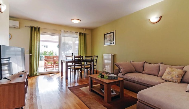 Beach front apartment in Zadar with WiFi