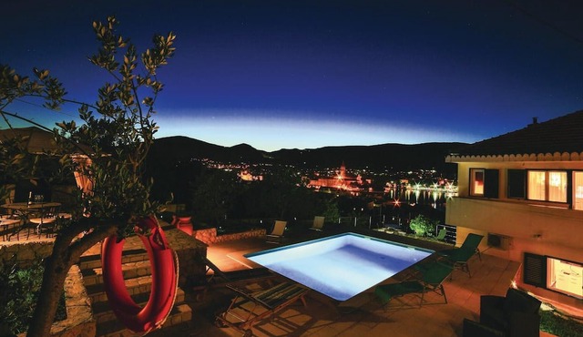 Stunning apartment in Trogir
