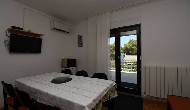 Apartments Vanja (55081-A2) - Arbanija (Ciovo)