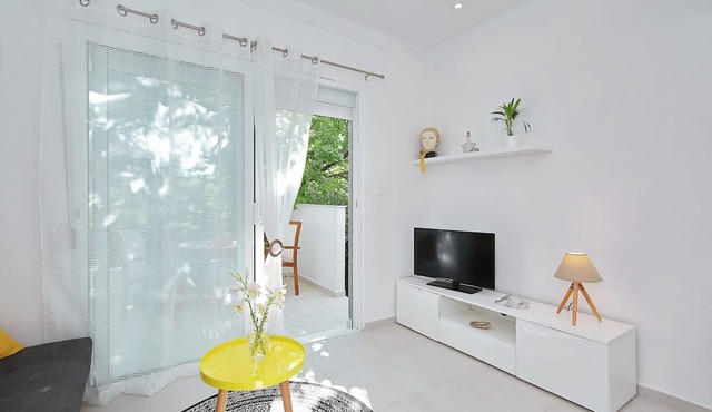 Beautiful Studio near beach in Zadar Diklo