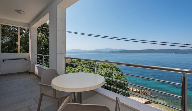 Apartments Mladen in Podgora