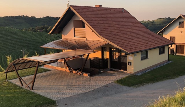 Liveza House, Hermanci 8a , 2275 MIKLAVZ PRI ORMOZU in Miklavž pri Ormožu
