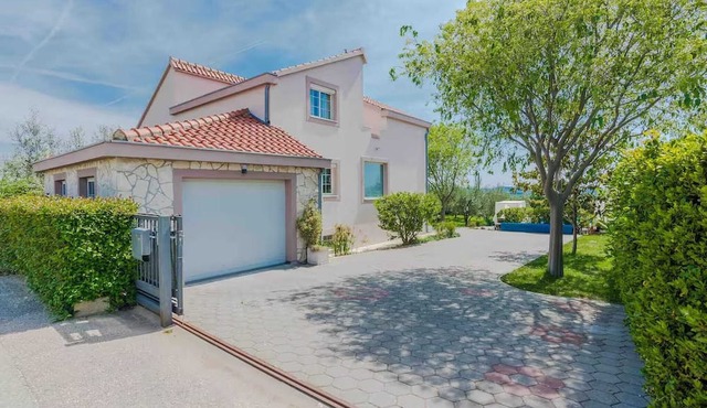 Luxury Dalmatian Villa with Pool