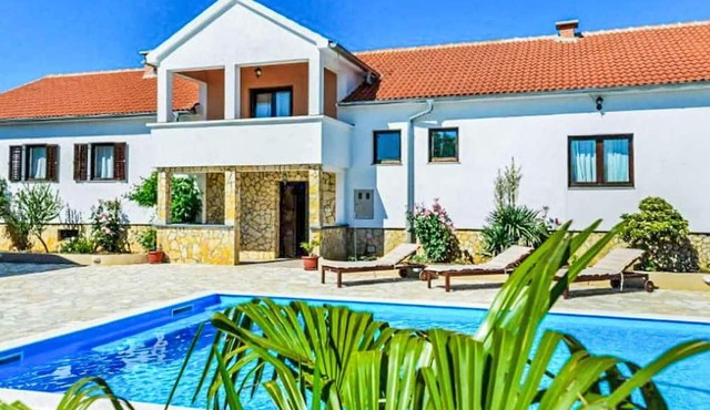 Wonderful private villa for 12 guests with A/C, WIFI, private pool, TV, terrace and panoramic view