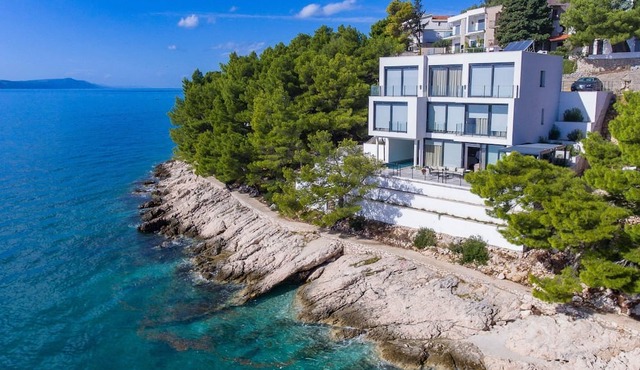Villa Puntien am Meer mit privatem Pool by Interhome in Drvenik