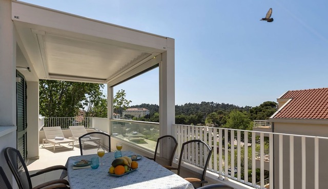 Penthouse Nikolina-50m to beach by Interhome
