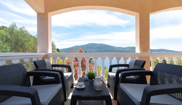 Holiday Home Diana - Two Bedroom Apartment with Terrace and Sea View