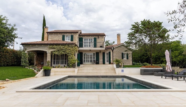 Villa Experience with swimming pool