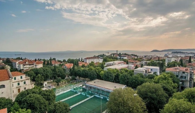 Two bedroom apartment with stunning sea view