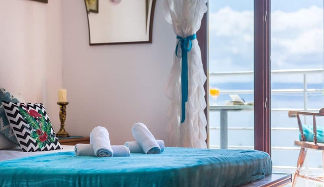 Apartments Sunrise (Duilovo) -Three Bedroom Apartment with Sea View Terrace