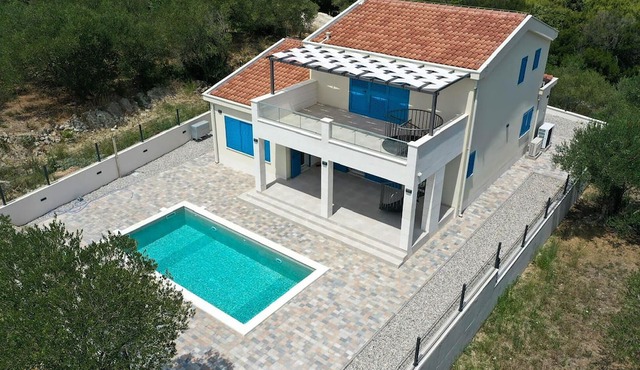 Beach front home in Kremena in Kremena