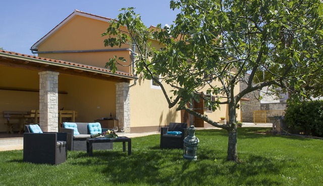 Villa Matteo in Peruski - Istria, with private pool, quiet locationn in Peruški