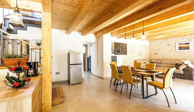 Villa Doda with 2 bedrooms, garden, heated pool and sauna in Istria in Modrušani